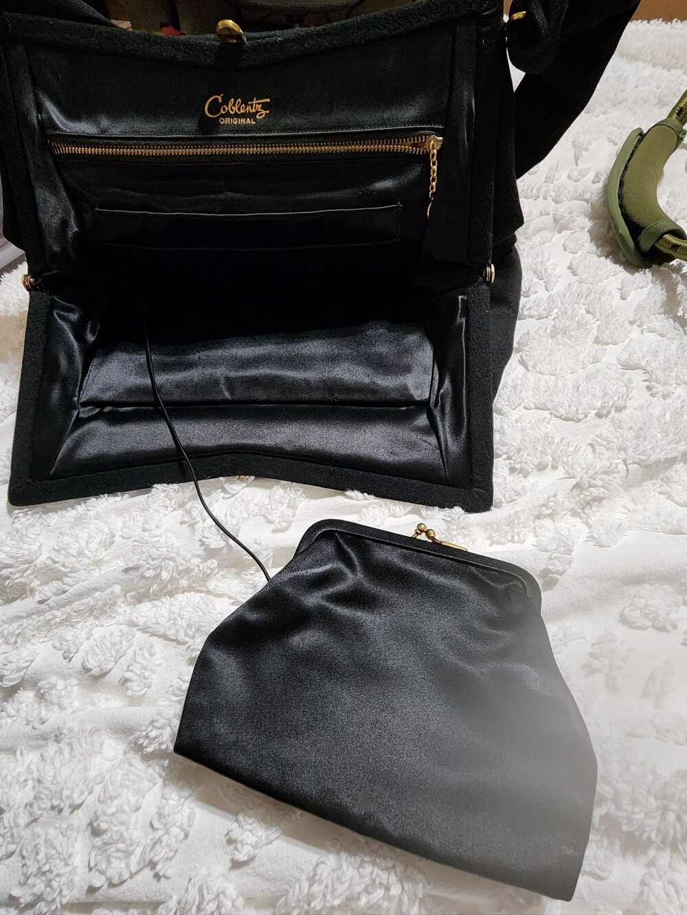 Elegant Vintage 1950's Black Coblentz Purse w/ Satin Lining and Gold Accent - Picture 5 of 12